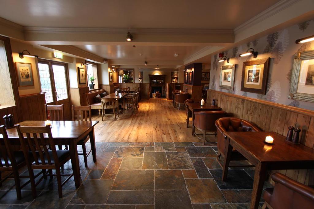 熊爪酒店 沃明翰 外观 照片 The interior of the pub