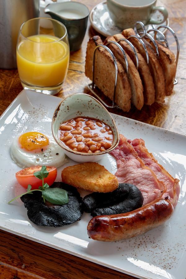 熊爪酒店 沃明翰 外观 照片 English breakfast with baked beans