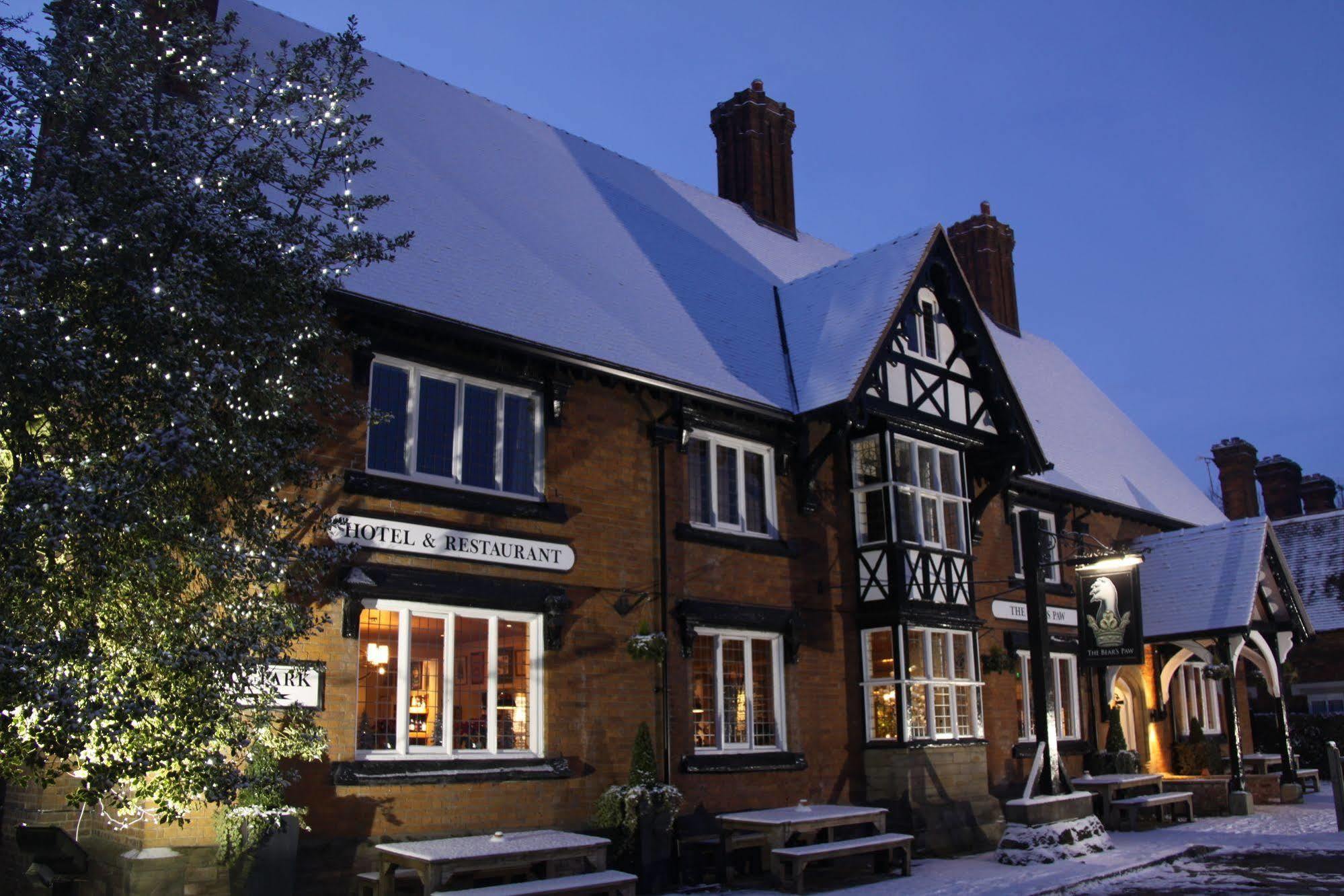 熊爪酒店 沃明翰 外观 照片 The White Swan Hotel