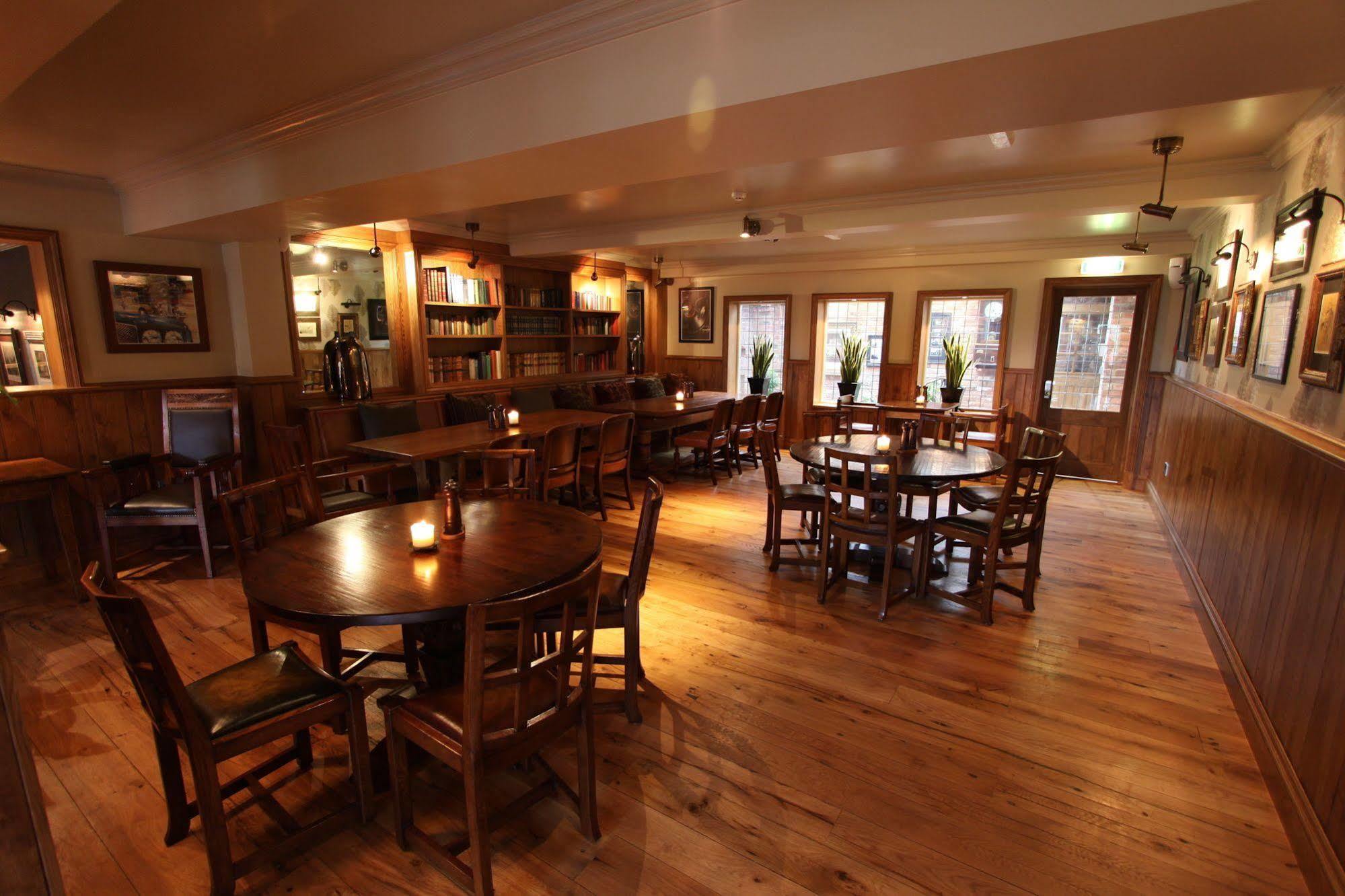 熊爪酒店 沃明翰 外观 照片 The interior of the restaurant
