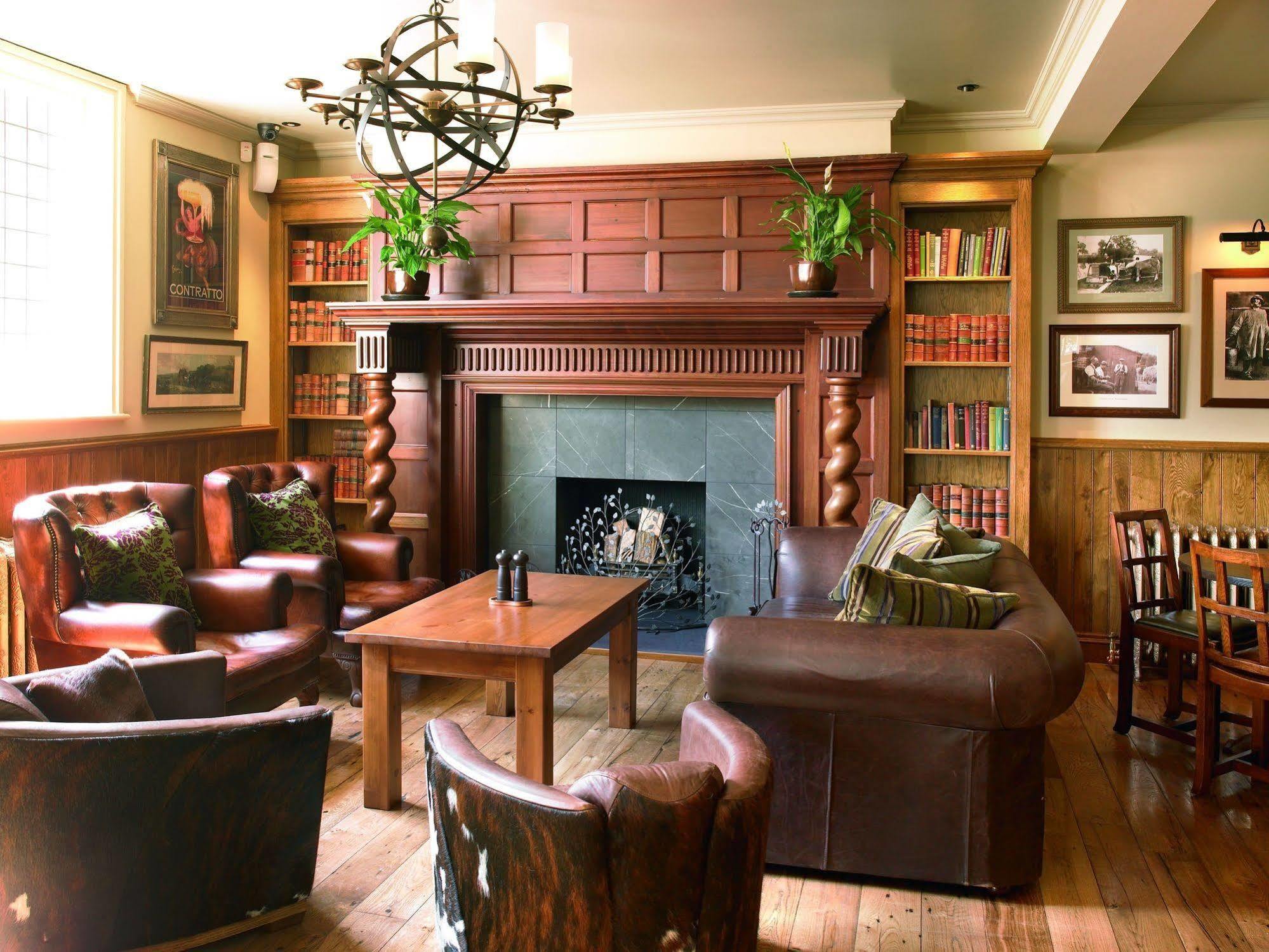 熊爪酒店 沃明翰 外观 照片 The library at the Old Ship Hotel